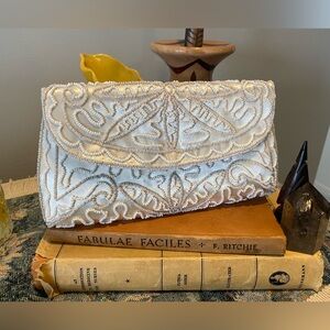 Vintage 50s/60s White and Cream Beaded Silky Clutch